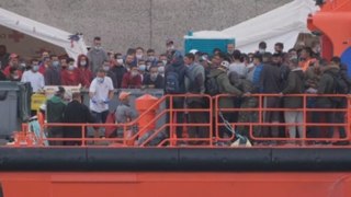 El Gobierno busca soluciones a la crisis migratoria de Canarias