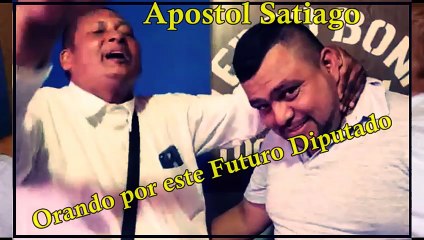 Diputado recibe oracion del Apostol Santiago zuniga