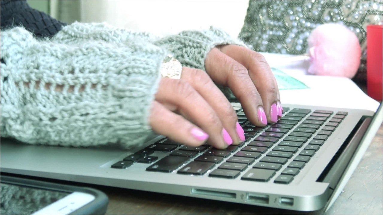 Macy's Pins Hopes On Cyber Monday