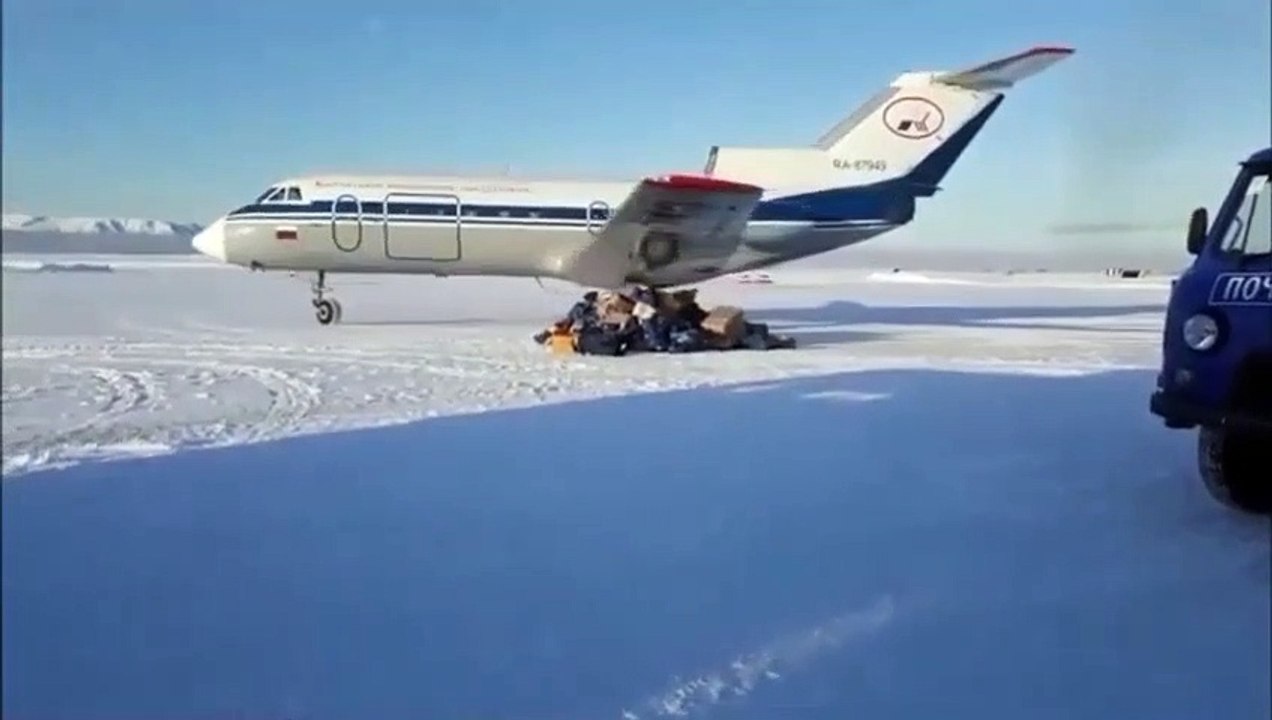 Quand le courrier déposé sur la piste au moment du décollage part en fumé