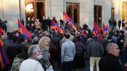 "Traición" grita la oposición armenia, por el acuerdo de paz en Nagorno-Karabaj