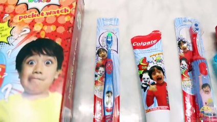 Ryan Learns To Brush Teeth with Emma and Kate!!!!