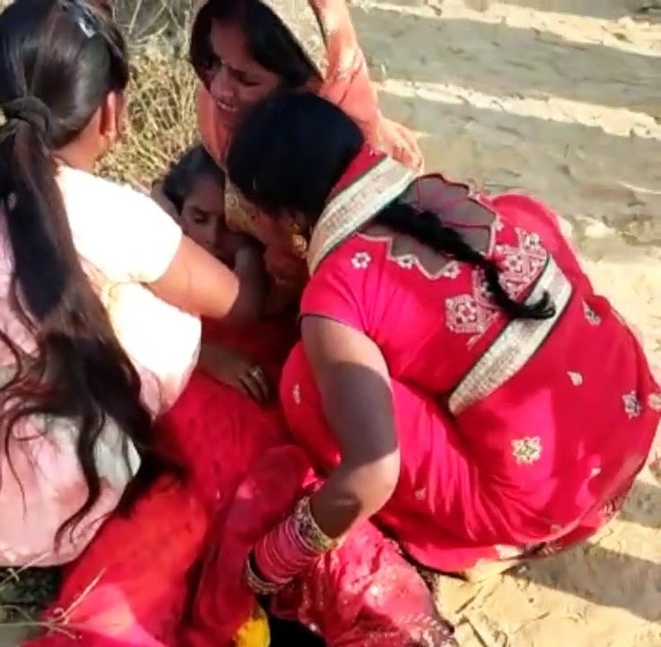नकटौरा नहर मार्ग पर दुर्घटना में रोलर ने कुचली...