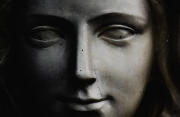 Historia cudownego medalika, który wielu z nas nosi