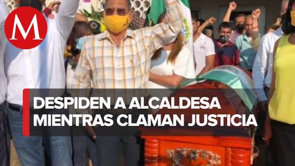 Despiden a alcaldesa de Jamapa, familiares piden justicia
