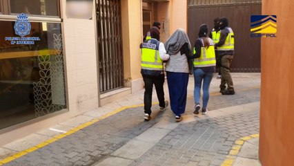 Detenida en Valencia una joven española que quería unirse a DAESH en Siria