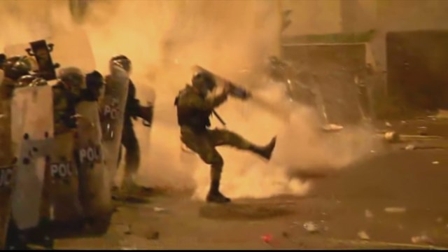 Peruvians protest against President Vizcarra's removal