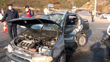 Kamyonun altında kalan yaşlı adam ağır yaralandı...O anlar kamerada