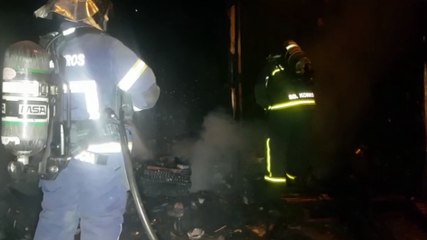 Residência fica destruída após incêndio  no Santa Cruz