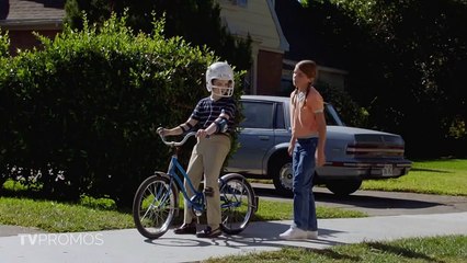 Young Sheldon 4x03 Promo Training Wheels and an Unleashed Chicken (2020)