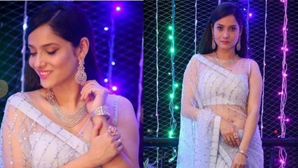 Ankita ने Diwali पर   सफेद साड़ी में दिखाईं दिलकश अदाएं,Sushant की बहन ने कहा ये|FilmiBeat