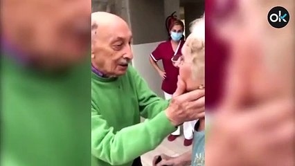 El emotivo reencuentro de una pareja de ancianos tras tres meses separados por el Covid