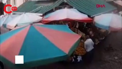 Deprem anı, pazardaki mobese kameralarına yansıdı