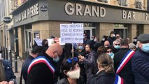 Les gérants des bars, restaurants et hôtels manifestent à Marseille