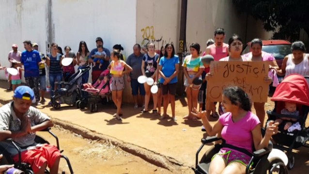 Com balões, familiares e amigos prestam homenagem a Cristian de Oliveira, que morreu aos 14 anos