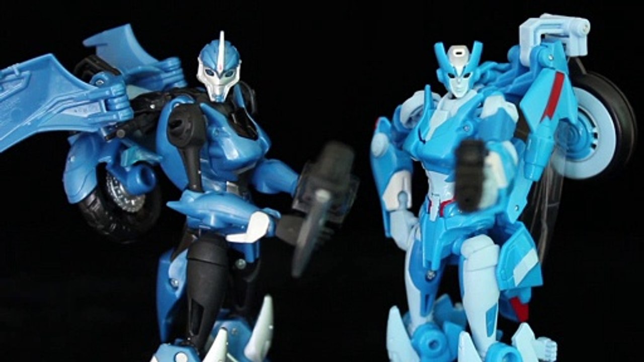 Transformers - "Generations: Thrilling 30" Windblade Review