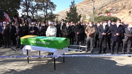 Annesinin Cenazesine Makam Aracında Katıldı