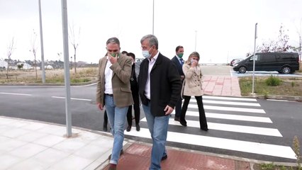 Bendodo visita las obras de adaptación del Hospital de Alta Resolución de Estepona