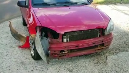 Carros se envolvem em colisão no cruzamento das Ruas Cuiabá e Carlos de Carvalho