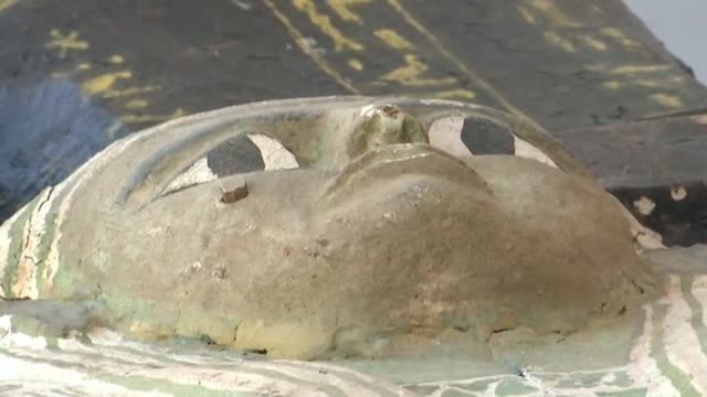 Egipto descubre uno de sus mayores hallazgos en años: más de 100 sarcófagos intactos