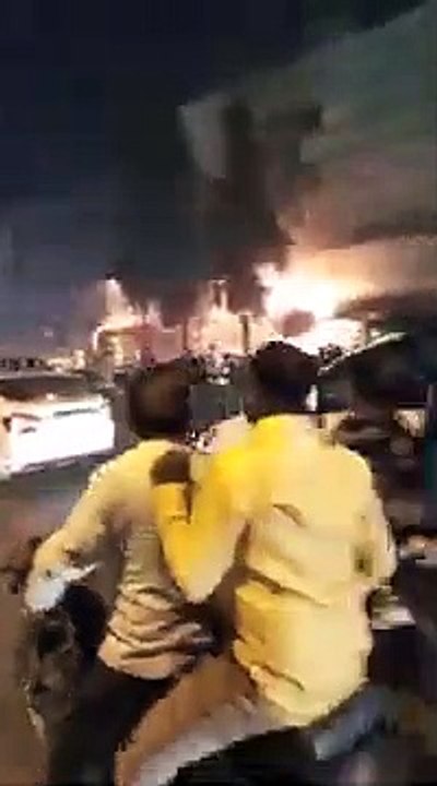 पलसीकर: दिवाली की रात पेट्रोल पंप के पास टेंट हॉउस में लगी बड़ी आग, दमकल मौके पर पहुंचा, कारण अज्ञात