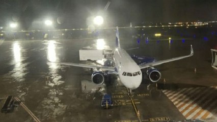 சென்னையில் பரவலாக பெய்து வரும் மழை.. விமான போக்குவரத்து பாதிப்பு - வீடியோ