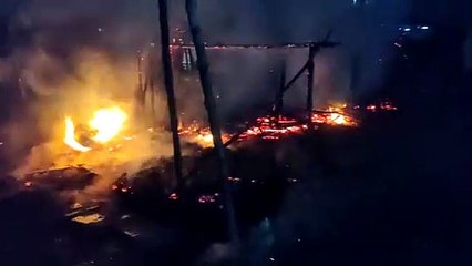 नैनपुर के बुधवारी बाजार में लगी भीषण आग