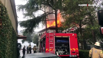 İstanbul'da tarihi camide yangın