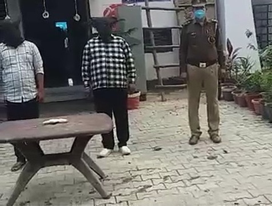 लखीमपुर खीरी- पटाखों की जगह रिवाल्वर से फायर करने वाले दो गिरफ्तार