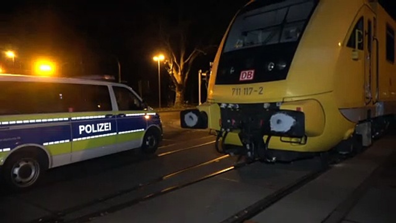 Zugunfall bei Brandenburg/Havel, Lok der DB entgleist