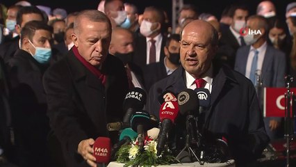 Descargar video: - Cumhurbaşkanı Erdoğan: 'Cumhurbaşkanı Recep Tayyip Erdoğan, 'Tüm güzelliği ile Maraş bugüne dek halktan uzak tutulmuş. Burası gerçek sahiplerine kavuşacağı günü bekliyor. Anavatan olarak KKTC'nin her adımında yanlarında olacağız' dedi.