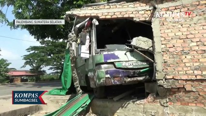 Tertabrak Truk, Bus Tabrak Rumah Warga
