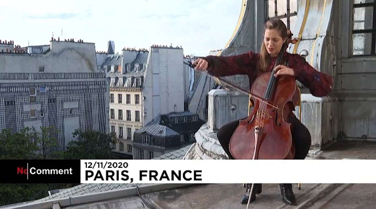 De la musique sur les toits de Paris : la violoncelliste Camille Thomas joue Ravel