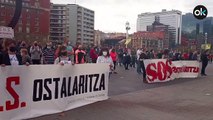 Los hosteleros vascos se movilizan en Bilbao y reclaman ayudas directas por el cierre obligado de los negocios