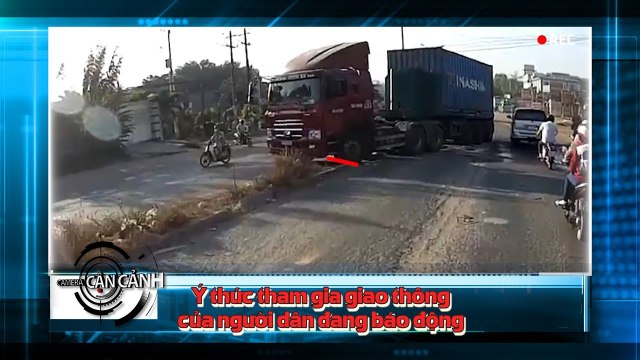 Báo động ý thức khi tham gia giao thông của người dân - Xem thường luật pháp | Camera Cận Cảnh