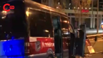 Yolcu minibüsü yön levhası direğine çarptı: 1 ölü, 1 yaralı