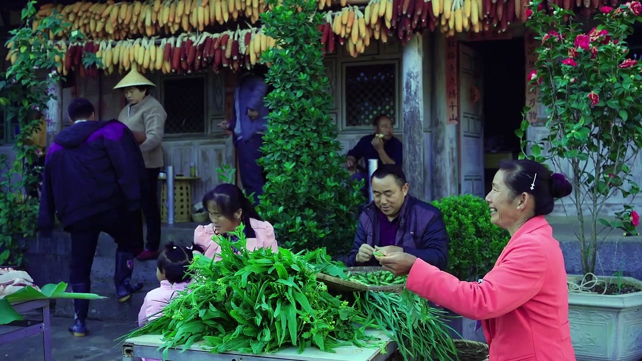 冬月_一定要吃一顿年猪饭才算完整【滇西小哥】An Annual Pork Stew Feast is a Must-Have in Winter Months