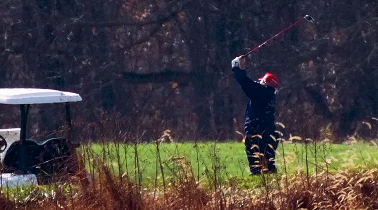 De la Maison Blanche au golf, Donald Trump s'entête