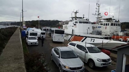 - Sinop'ta içerisinde 112 kişi olduğu belirlenen göçmen teknesi yakalandı. Tekne Sahil Güvenlik tarafından Sinop Limanı'na çekildi.
