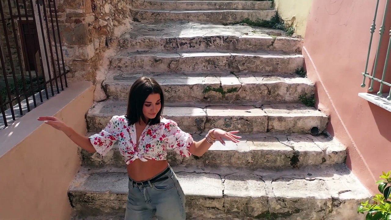Νίκος Γεωργόπουλος - Το Μπουζούκι Έχει Κέφια [Instrumental] (Official Music Video)