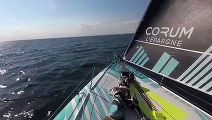 A bord de Corum - image aérienne avant le départ embarquée