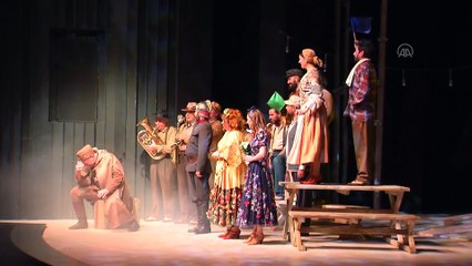 ANKARA - Hüzün ve komediyi bir arada sunan Totlar oyunu DT sahnesinde