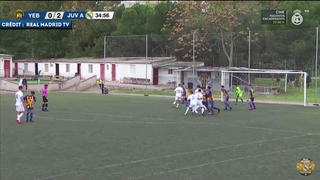 La belle reprise de volée de Theo Zidane avec les U19 du Real Madrid