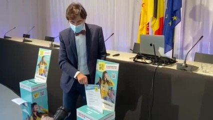 Elio Di Rupo présente l'initiative "Get Up Wallonia"