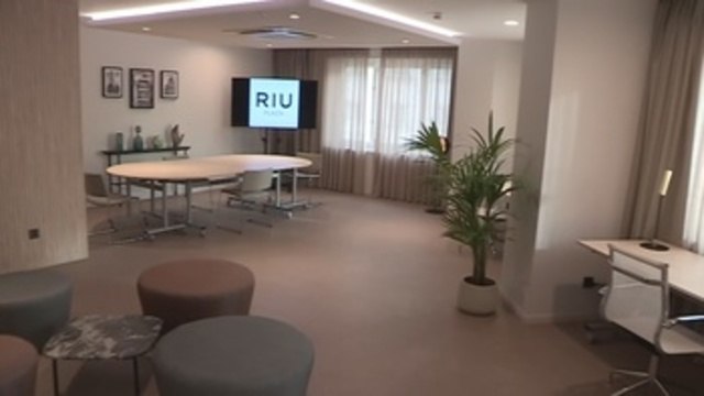 Los hoteles capean la crisis con habitaciones-despacho y ofertas a la carta