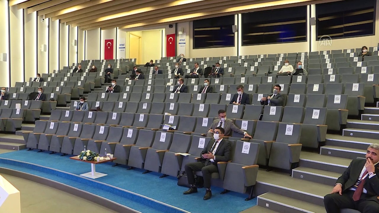 ANKARA - Mülki idare amirlerine 'afet yönetimi' eğitimi