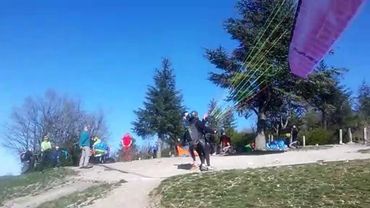 Familles Rurales Vallée de la Suippe - VTT...non!! encore du parapente, saut en Lozère sur les Causses noires bis!