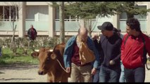 Unterwegs mit Jacqueline - Clip Mit der Kuh durch Frankreich (Deutsch) HD