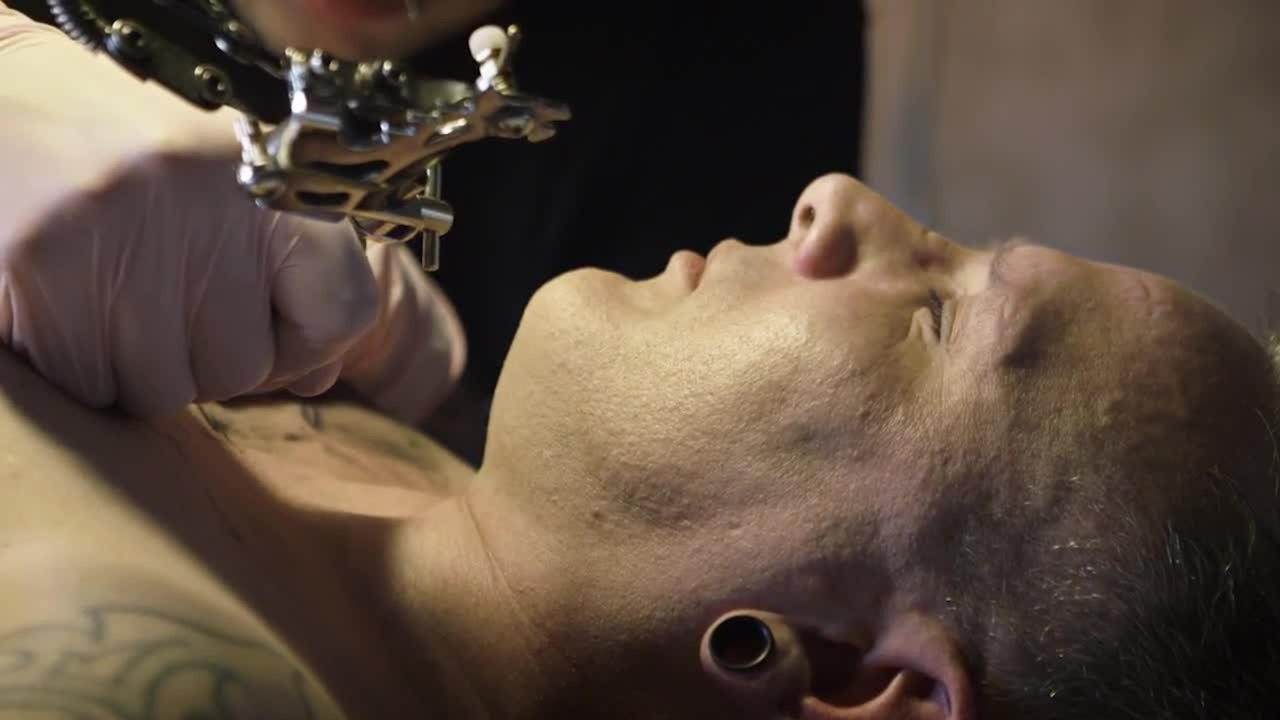 Alles andere zeigt die Zeit - Trailer (Deutsch) HD