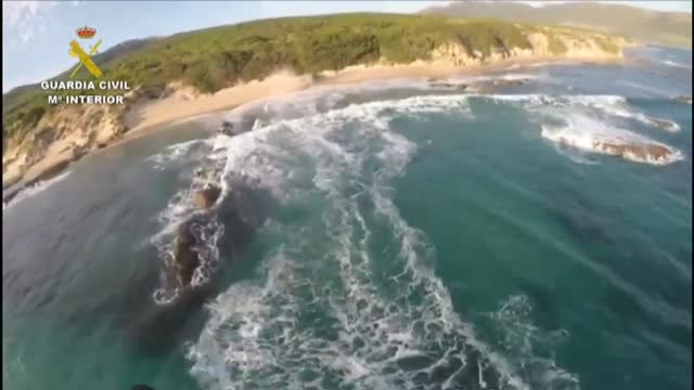 Trepidante persecución a unos narcos por tierra, mar y aire